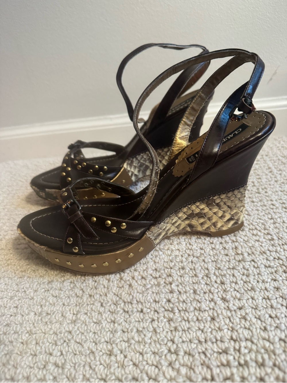 Claudia Ciuti Zoe Wedges Size 8